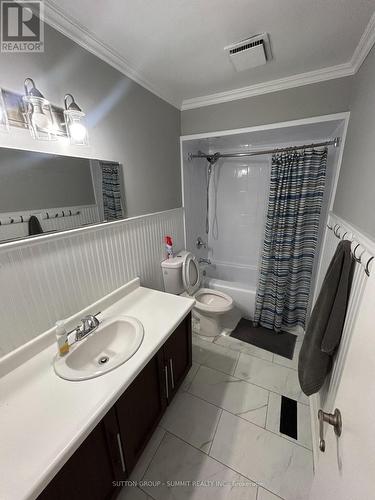 2 Bdrms - 86 Commerford Street, Thorold, ON - Indoor Photo Showing Bathroom