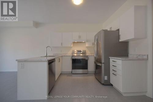 244 Mckenzie Drive, Clearview (Stayner), ON - Indoor Photo Showing Kitchen