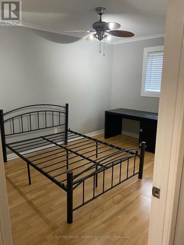 86 Commerford Street, Thorold (Confederation Heights), ON - Indoor Photo Showing Bedroom