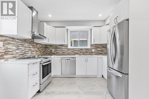 146 Craigroyston Road, Hamilton, ON - Indoor Photo Showing Kitchen With Upgraded Kitchen