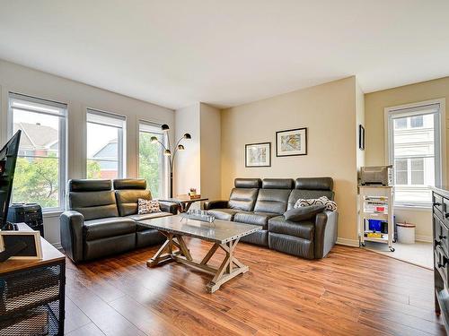 Living room - 818 Boul. Des Seigneurs-Dumont, Saint-Jérôme, QC - Indoor Photo Showing Living Room