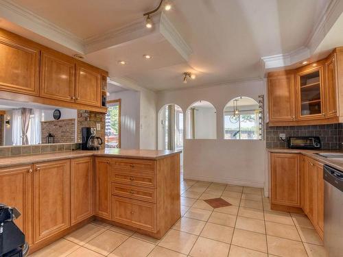 Cuisine - 15 Rue Alfred, Laval (Sainte-Rose), QC - Indoor Photo Showing Kitchen