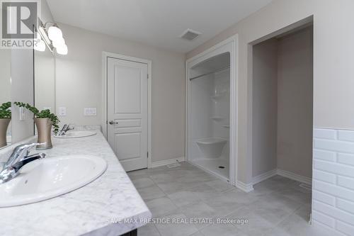 4508 Shuttleworth Drive, Niagara Falls, ON - Indoor Photo Showing Bathroom