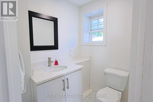 532 Ridgeway Road, Fort Erie, ON - Indoor Photo Showing Bathroom