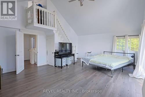 532 Ridgeway Road, Fort Erie, ON - Indoor Photo Showing Bedroom