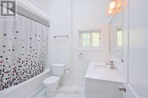 532 Ridgeway Road, Fort Erie, ON - Indoor Photo Showing Bathroom