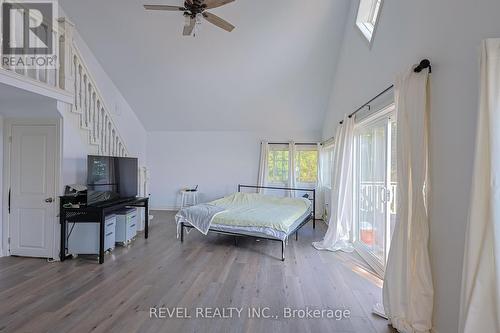 532 Ridgeway Road, Fort Erie, ON - Indoor Photo Showing Bedroom