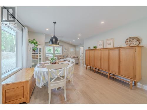 4878 Gloinnzun Drive, 108 Mile Ranch, BC - Indoor Photo Showing Dining Room