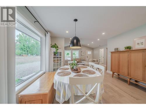 4878 Gloinnzun Drive, 108 Mile Ranch, BC - Indoor Photo Showing Dining Room