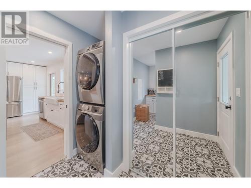 4878 Gloinnzun Drive, 108 Mile Ranch, BC - Indoor Photo Showing Laundry Room