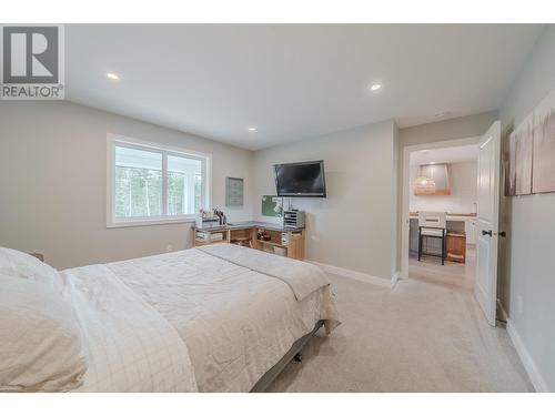 4878 Gloinnzun Drive, 108 Mile Ranch, BC - Indoor Photo Showing Bedroom