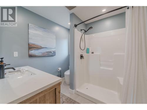 4878 Gloinnzun Drive, 108 Mile Ranch, BC - Indoor Photo Showing Bathroom