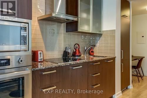 1406 - 12 York Street, Toronto (Waterfront Communities), ON - Indoor Photo Showing Kitchen With Upgraded Kitchen