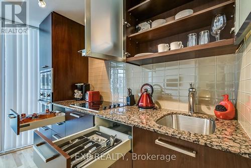 1406 - 12 York Street, Toronto (Waterfront Communities), ON - Indoor Photo Showing Kitchen