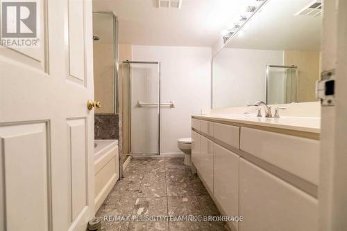 401 - 7 Carlton Street, Toronto, ON - Indoor Photo Showing Bathroom