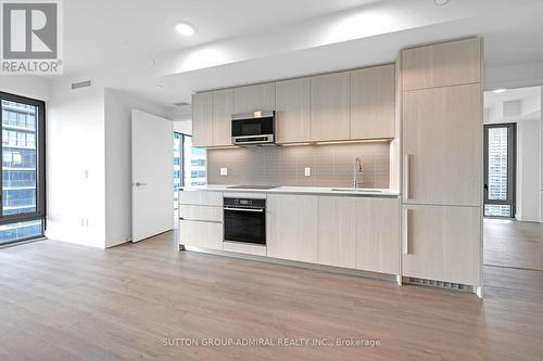 1706 - 8 Cumberland Street, Toronto (Annex), ON - Indoor Photo Showing Kitchen