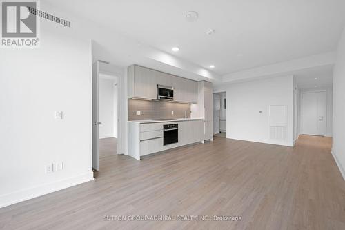 1706 - 8 Cumberland Street, Toronto (Annex), ON - Indoor Photo Showing Kitchen