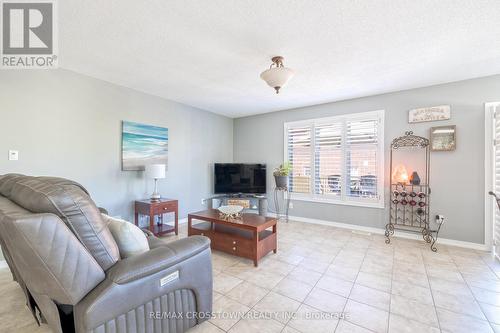 2210 Nevils Street, Innisfil (Alcona), ON - Indoor Photo Showing Living Room