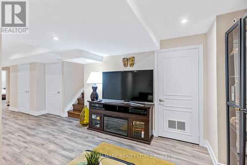 8 Louana Crescent, Vaughan (East Woodbridge), ON - Indoor