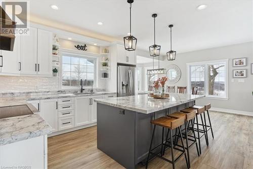 157335 7Th Line, Meaford (Municipality), ON - Indoor Photo Showing Kitchen With Upgraded Kitchen