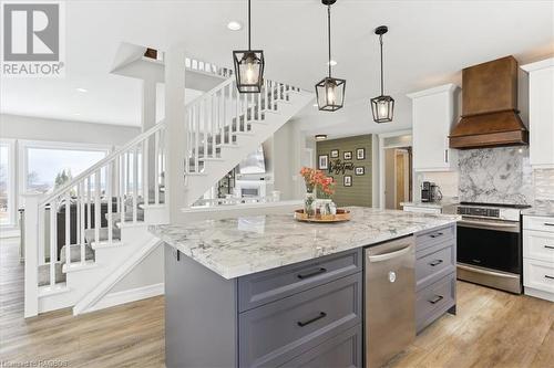 157335 7Th Line, Meaford (Municipality), ON - Indoor Photo Showing Kitchen With Upgraded Kitchen