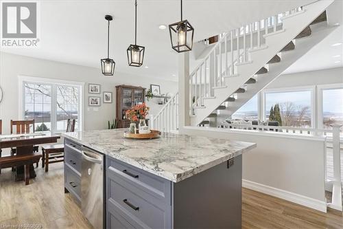 157335 7Th Line, Meaford (Municipality), ON - Indoor Photo Showing Kitchen With Upgraded Kitchen