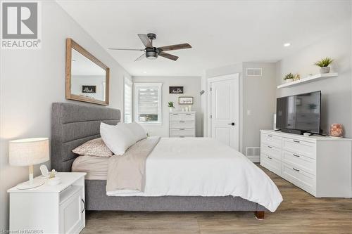 157335 7Th Line, Meaford (Municipality), ON - Indoor Photo Showing Bedroom