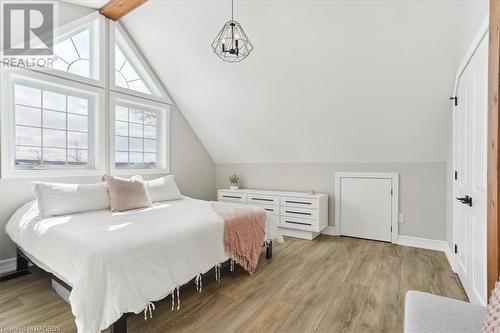 157335 7Th Line, Meaford (Municipality), ON - Indoor Photo Showing Bedroom