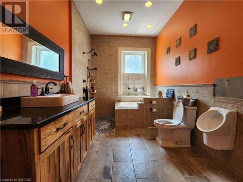 484 Carlisle Street, Saugeen Shores, ON - Indoor Photo Showing Bathroom