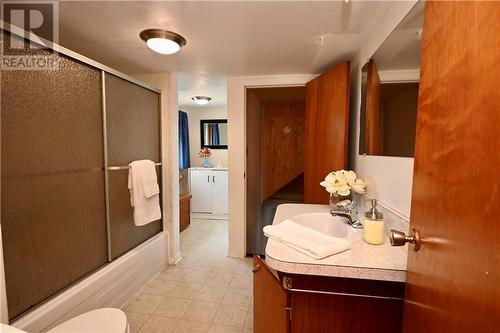 701 Fischer Street, Pembroke, ON - Indoor Photo Showing Bathroom