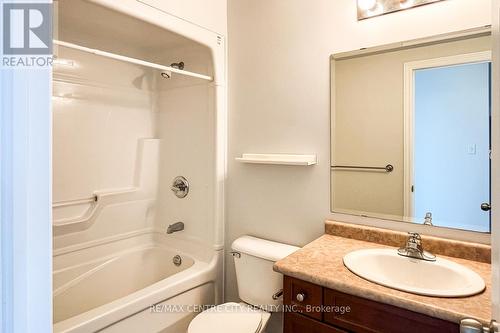 660 Oakcrossing Road, London, ON - Indoor Photo Showing Bathroom