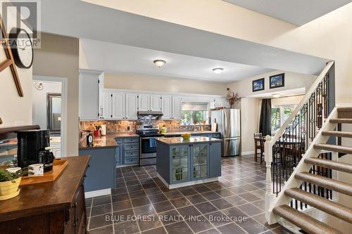 21948 Adelaide Street, Middlesex Centre (Arva), ON - Indoor Photo Showing Kitchen