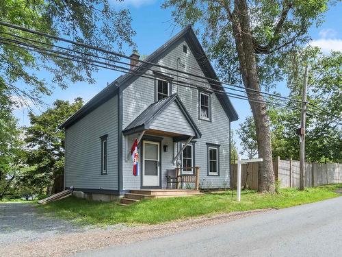 12 Kitchener Street, Stewiacke, NS 