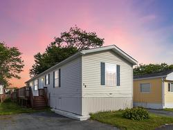 18 Bridget Avenue  Halifax, NS B3R 1H9