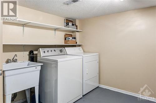 1985 Stonehenge Crescent, Ottawa, ON - Indoor Photo Showing Laundry Room