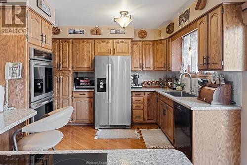 1537 Rosati, Lasalle, ON - Indoor Photo Showing Kitchen