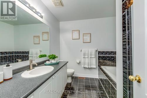 6379 Newcombe Drive, Mississauga (East Credit), ON - Indoor Photo Showing Bathroom