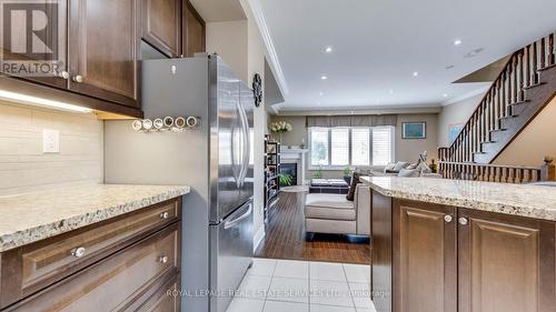 2018 Lushes Avenue, Mississauga, ON - Indoor Photo Showing Kitchen