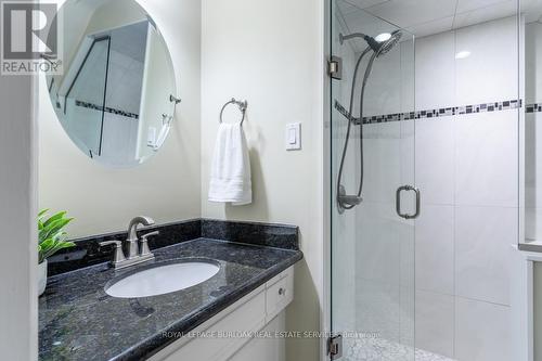 4173 Corrine Court, Burlington (Shoreacres), ON - Indoor Photo Showing Bathroom