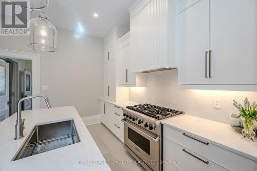 138 Dublin Street N, Guelph (Exhibition Park), ON - Indoor Photo Showing Kitchen With Upgraded Kitchen