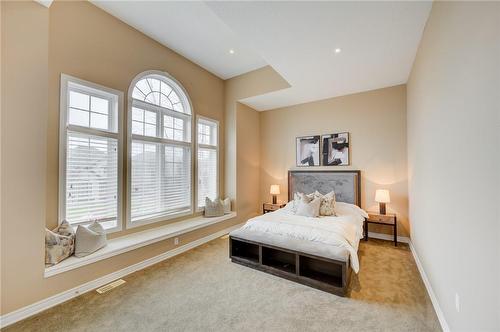 25 Lampman Drive, Hamilton, ON - Indoor Photo Showing Bedroom