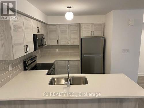 35 Magnolia Lane, Barrie (Innis-Shore), ON - Indoor Photo Showing Kitchen With Double Sink