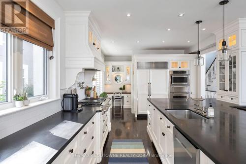 18 Holyrood Avenue, Oakville (Old Oakville), ON - Indoor Photo Showing Kitchen With Upgraded Kitchen