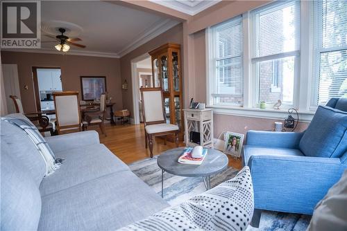 134 Adie Street, Sudbury, ON - Indoor Photo Showing Living Room