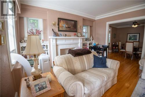 134 Adie Street, Sudbury, ON - Indoor Photo Showing Living Room