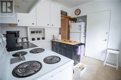 134 Adie Street, Sudbury, ON - Indoor Photo Showing Kitchen