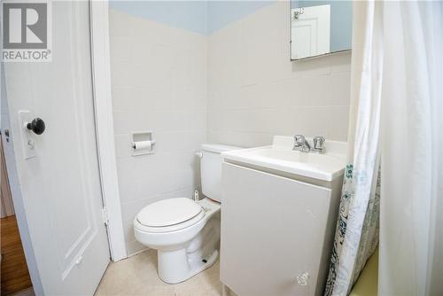 134 Adie Street, Sudbury, ON - Indoor Photo Showing Bathroom