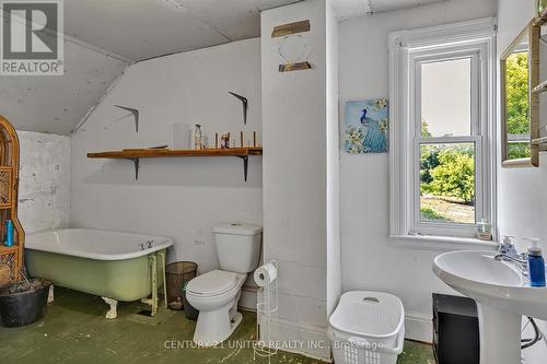 60 Collins Road, Trent Hills (Hastings), ON - Indoor Photo Showing Bathroom