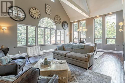 1560 Elgin Road, Thames Centre (Dorchester), ON - Indoor Photo Showing Living Room