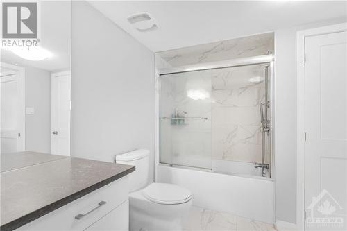 804 Mikinak Road, Ottawa, ON - Indoor Photo Showing Bathroom